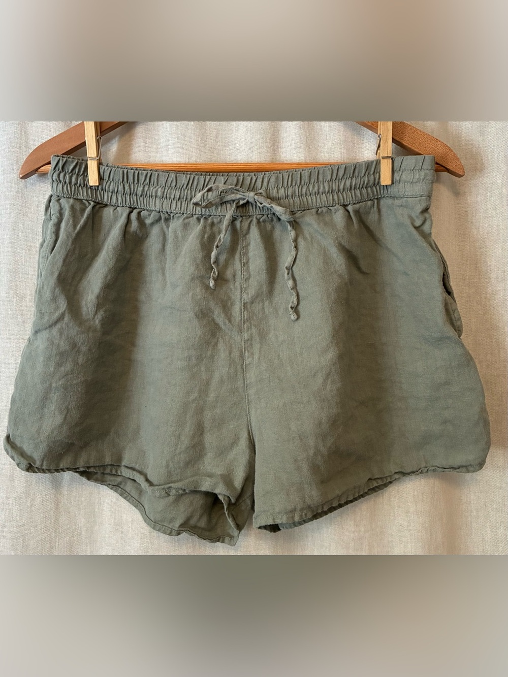 C&C California Olive Green 100% Linen Drawstring Shorts